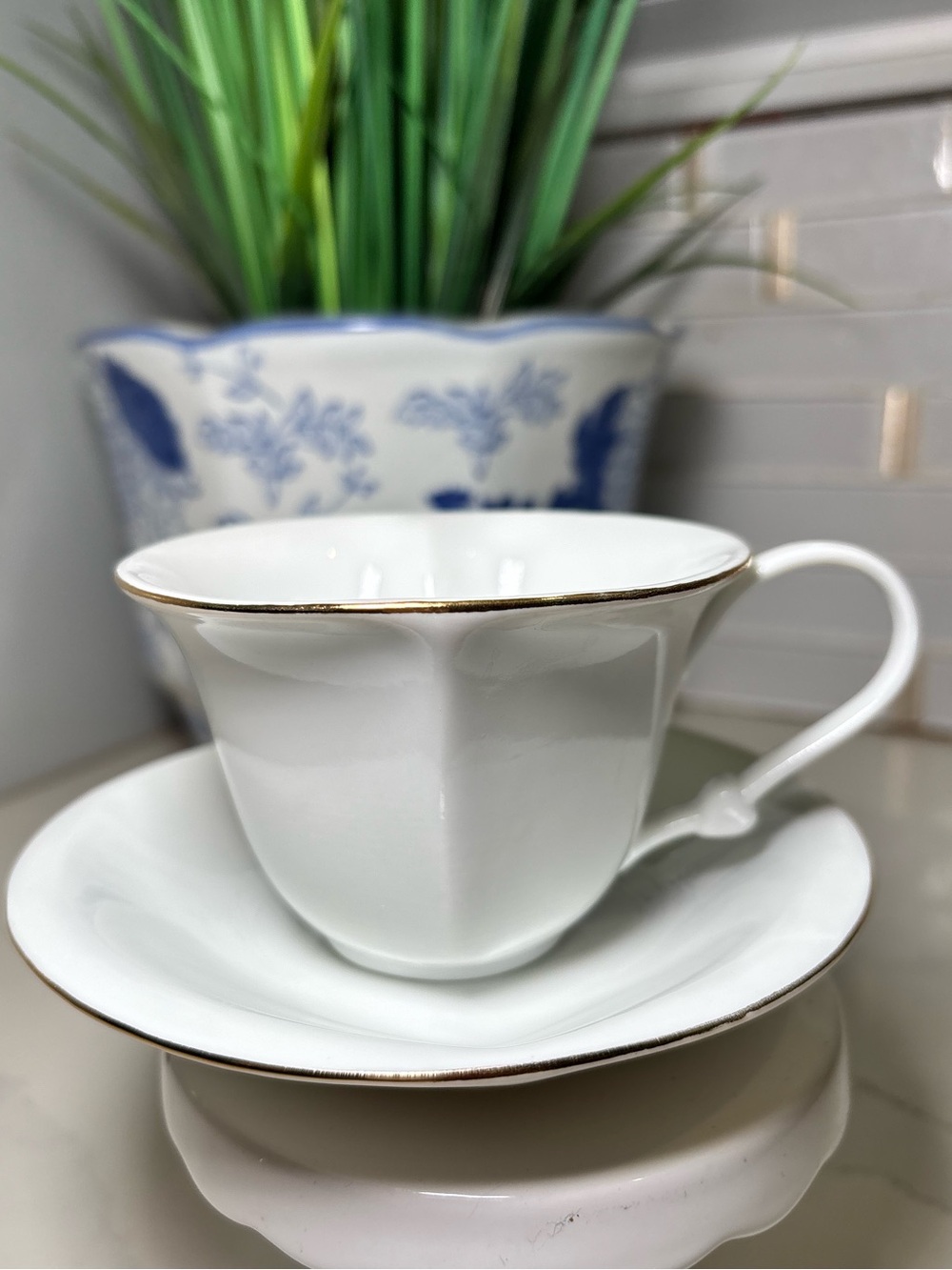 Heart Shaped Tea Cup Saucer Set White Ceramic Gold Rim Knot Heart Handle EUC